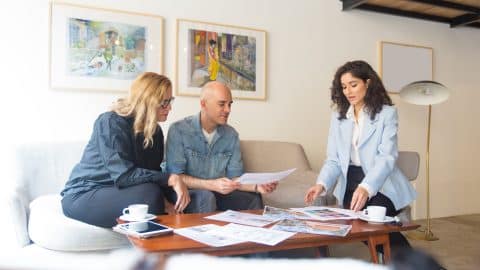 Should You Go Directly to the Bank or Use a Mortgage Broker?