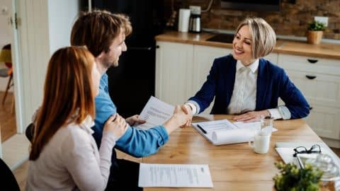 Should You Go Directly to the Bank or Use a Mortgage Broker?